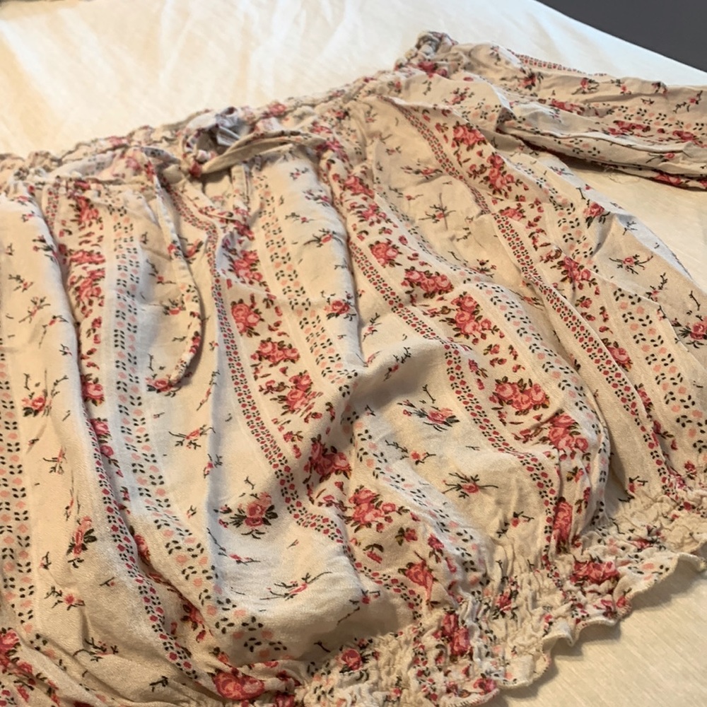 Bohemian floral 3/4 sleeve top size S